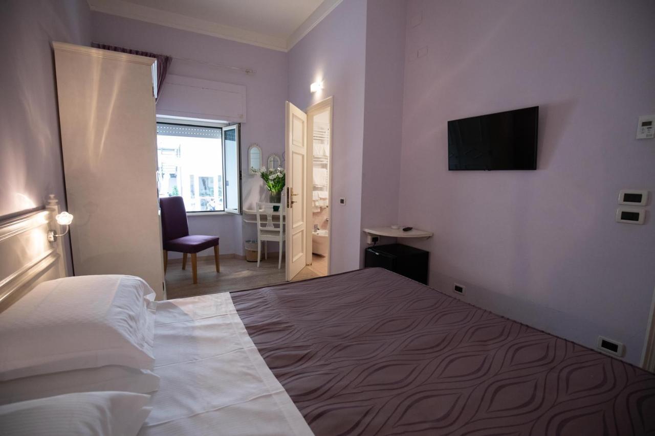 Hotel London Viareggio Buitenkant foto